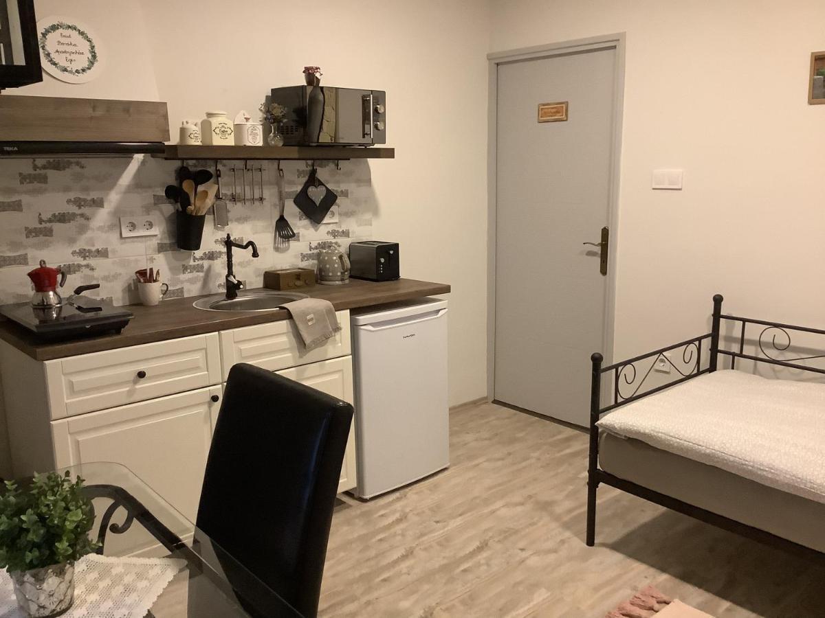 Ezuest Boroka Apartman Έγκερ Εξωτερικό φωτογραφία