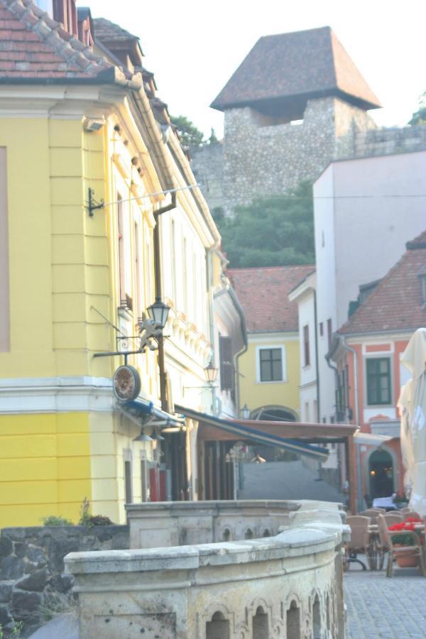 Ezuest Boroka Apartman Έγκερ Εξωτερικό φωτογραφία