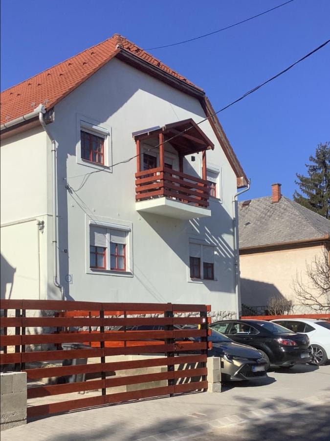 Ezuest Boroka Apartman Έγκερ Εξωτερικό φωτογραφία