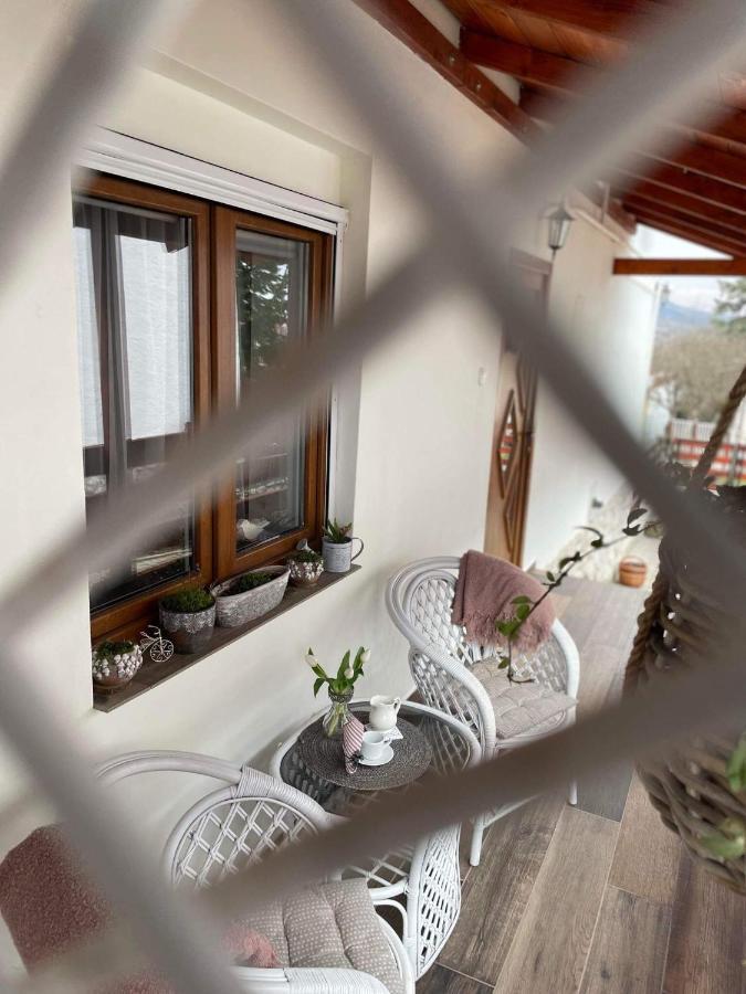 Ezuest Boroka Apartman Έγκερ Εξωτερικό φωτογραφία